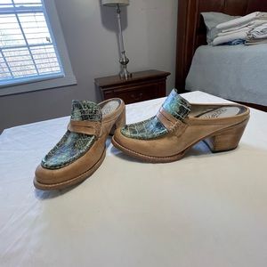 Freebird Collins Mules sz 8